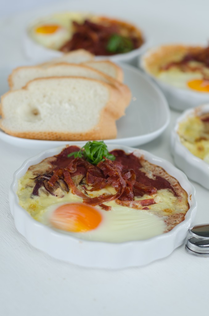 BAKED EGGS WITH CHORIZO, MUSHROOM AND TOMATO