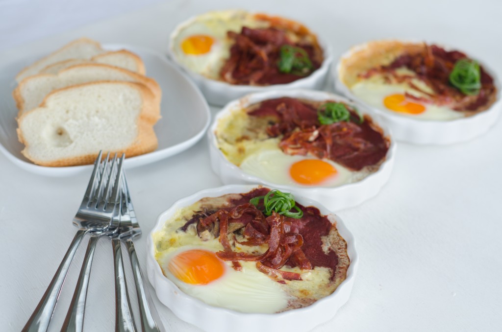 BAKED EGGS WITH CHORIZO, MUSHROOM AND TOMATO