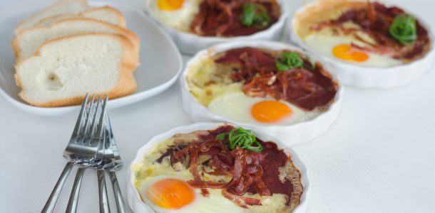 BAKED EGGS WITH CHORIZO, MUSHROOM AND TOMATO