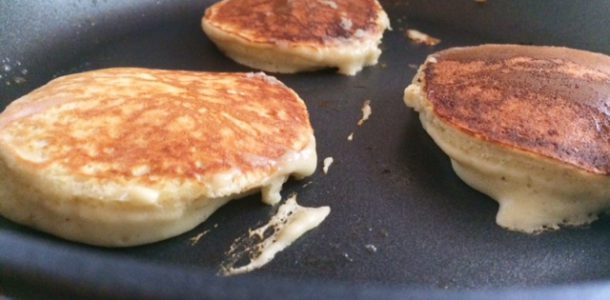 3 Ingredient Banana Pancakes