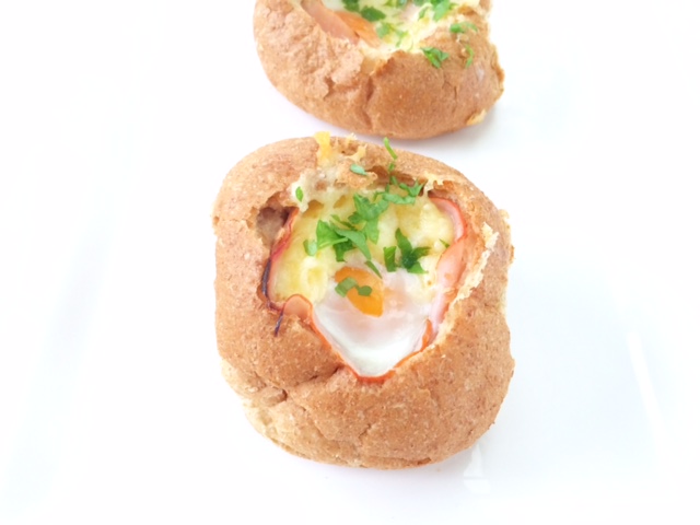 4 Ingredient Ham, Egg and Cheese Baked Bread Rolls