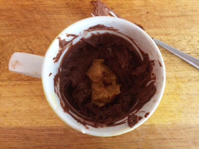 1 Minute Chocolate and Peanut Butter Mug Cake