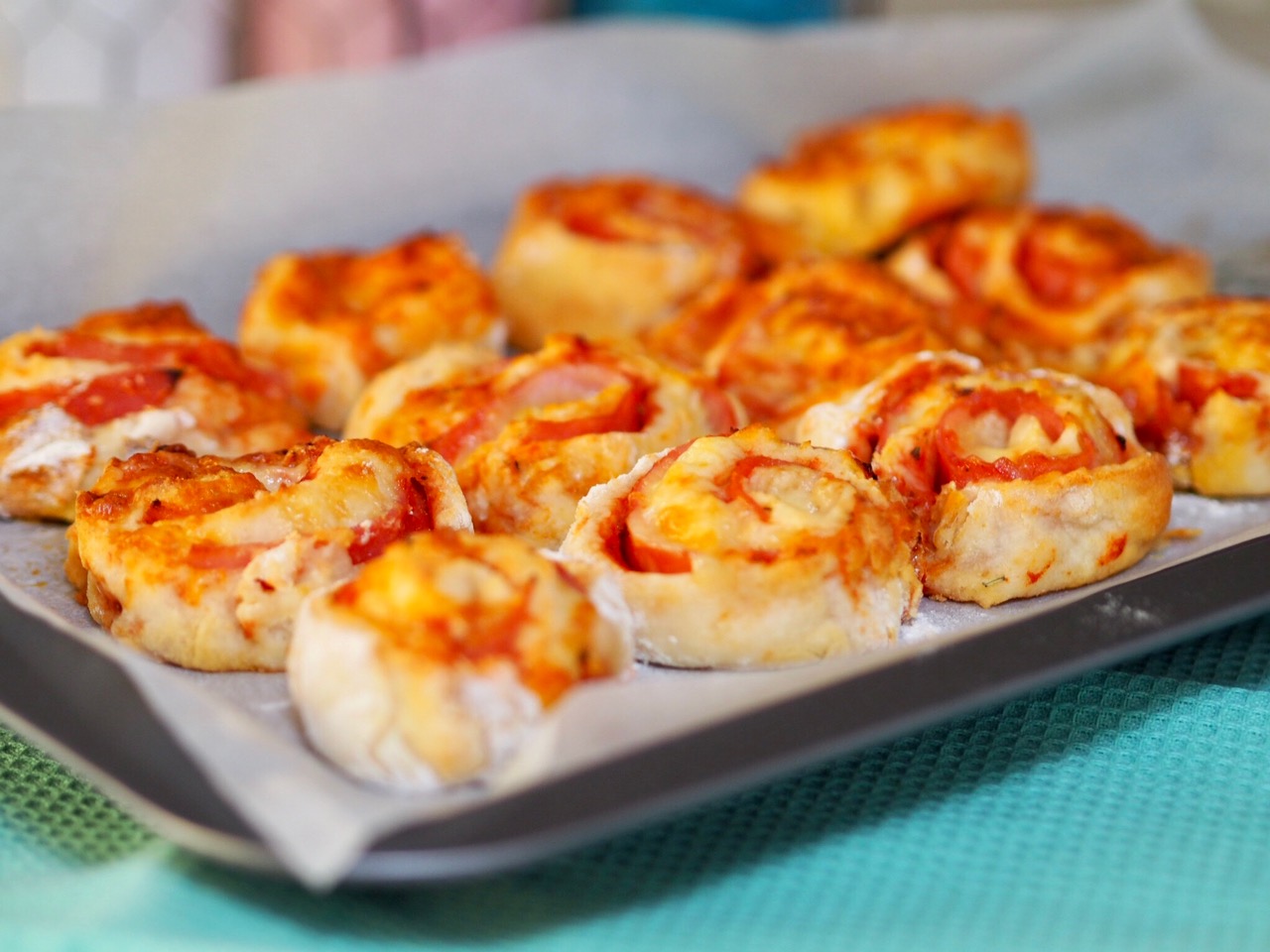 5 Ingredient Ham and Cheese Lunchbox Scrolls
