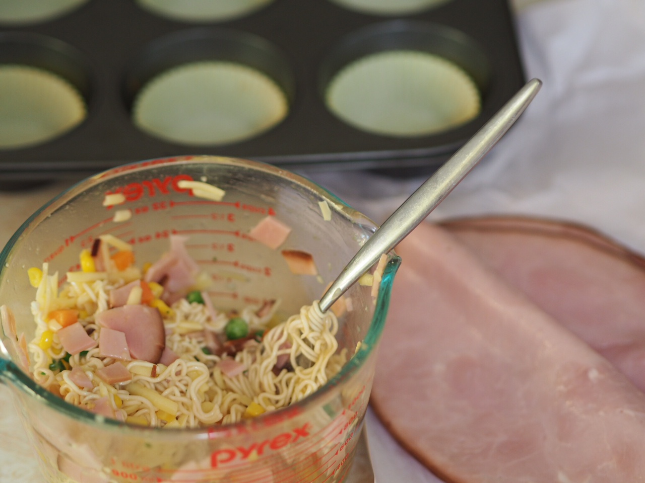 Five Ingredient Ham, Vegetable and Noodle Cups