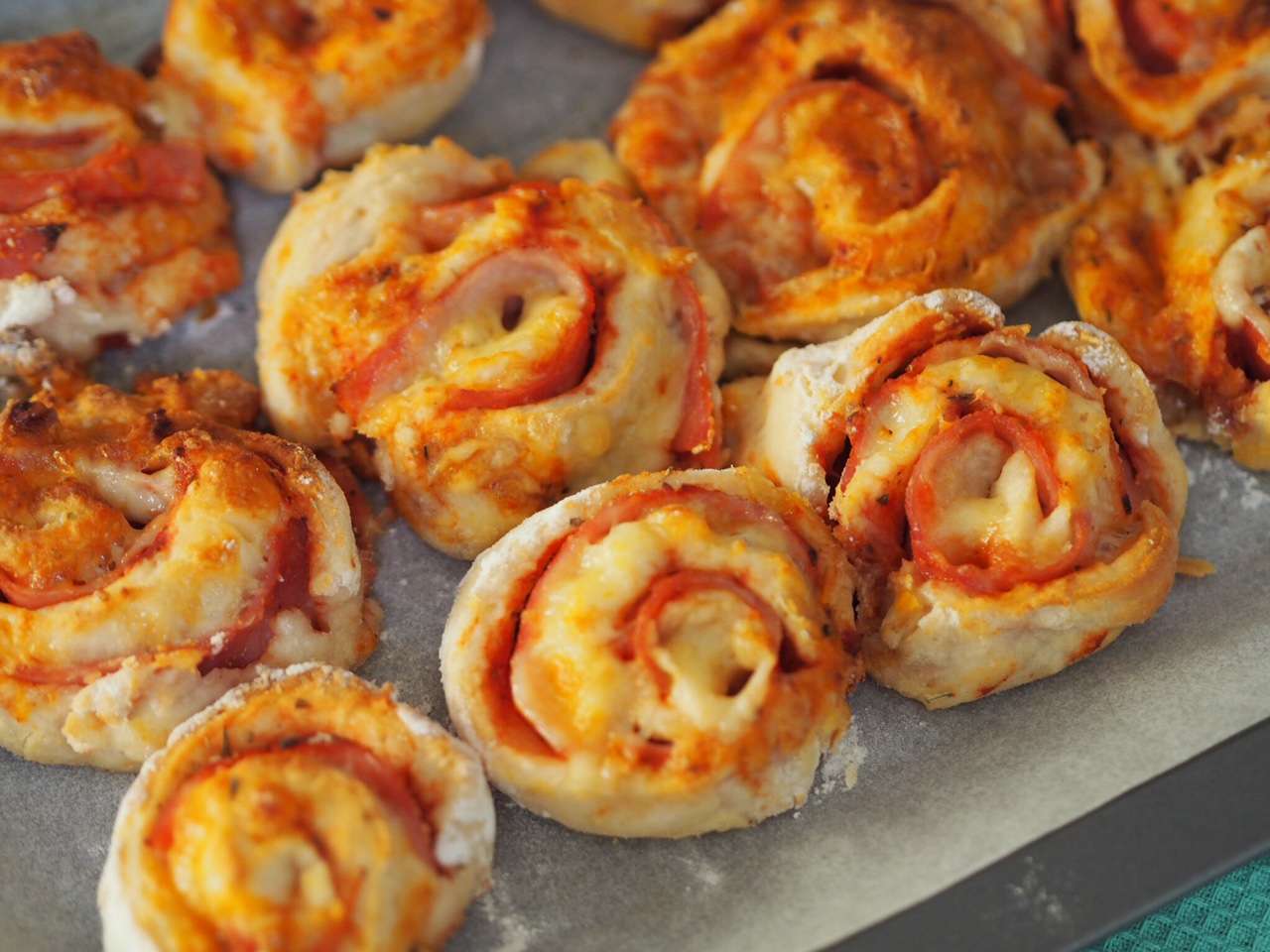 5 Ingredient Ham and Cheese Lunchbox Scrolls