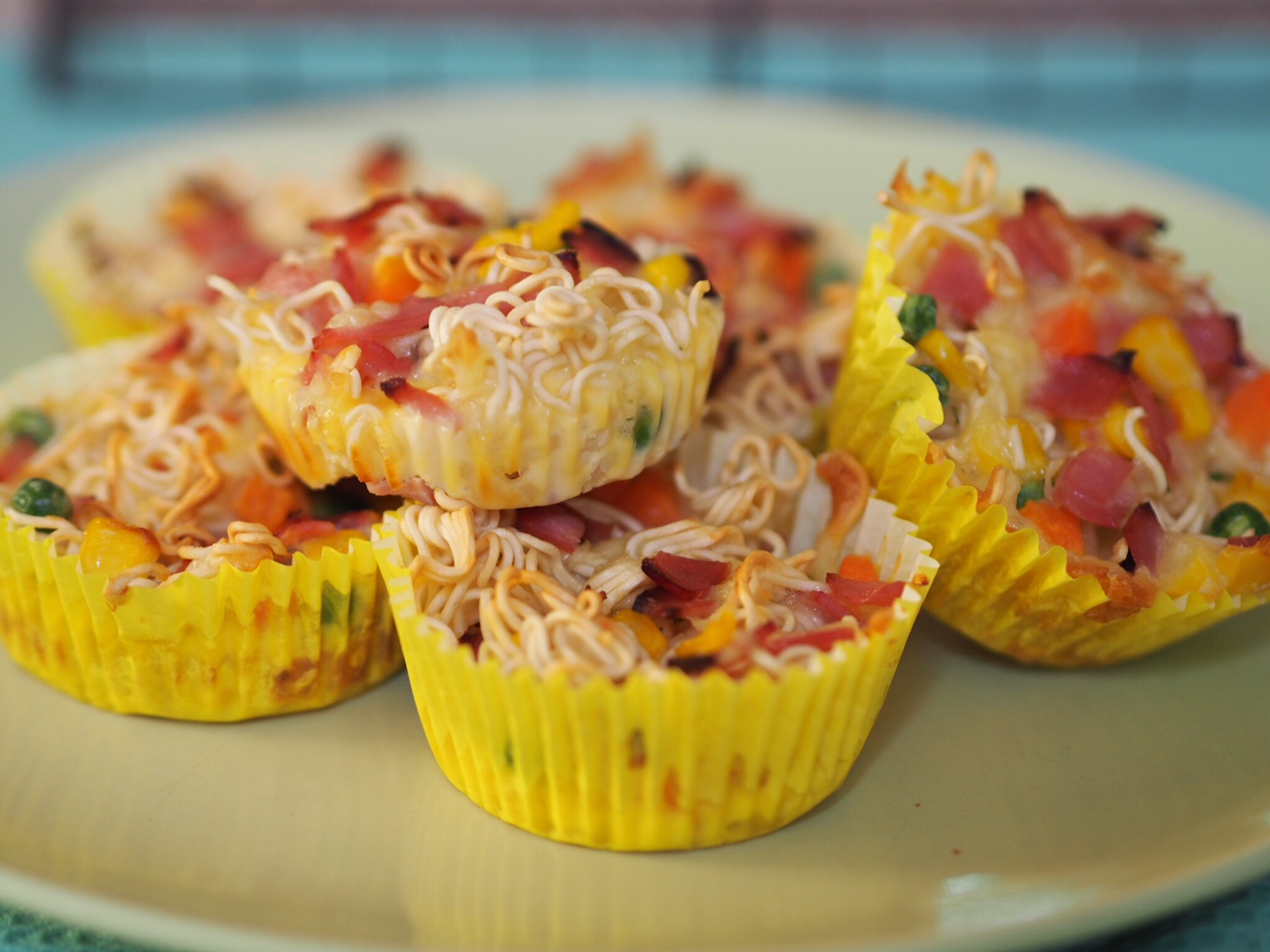 Five Ingredient Ham, Vegetable and Noodle Cups