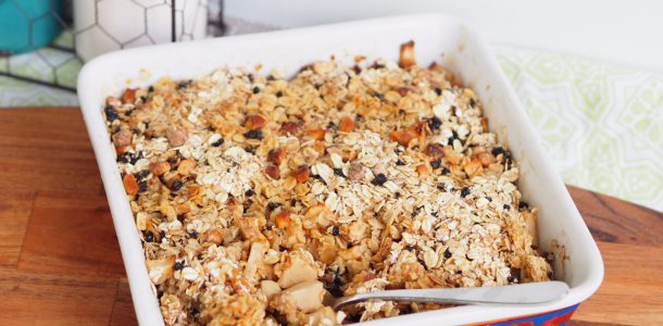 Apple and Oatmeal Crumble Bake