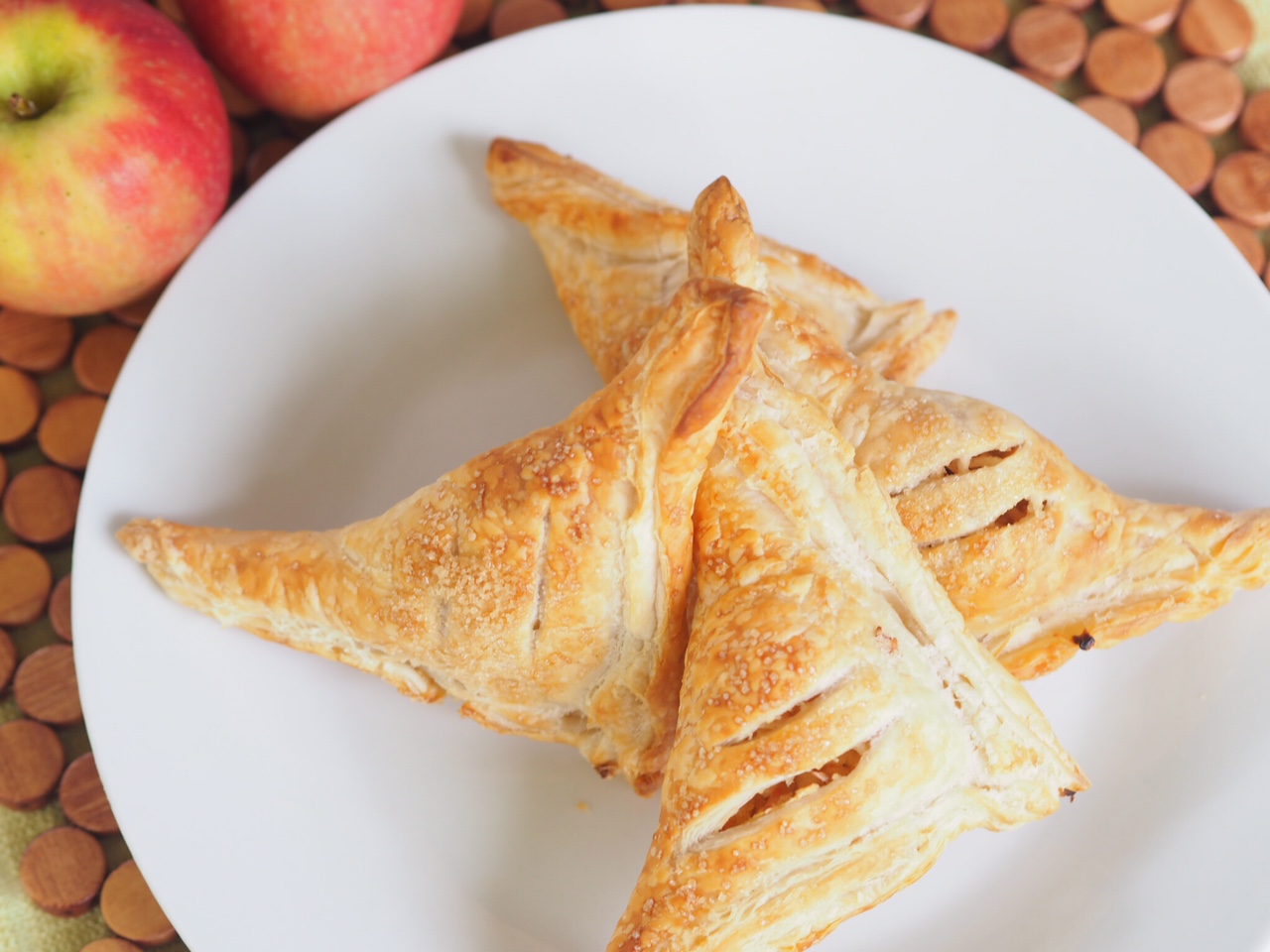 Apple and Cinnamon Pastry Triangles