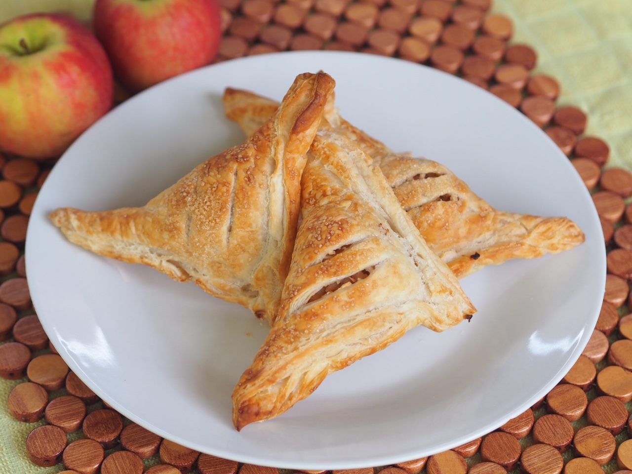 Apple and Cinnamon Pastry Triangles