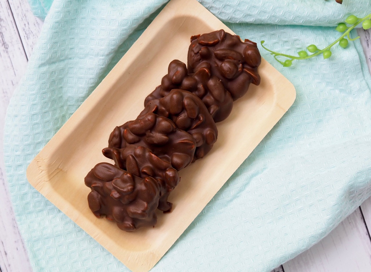 Easy Peanut Clusters