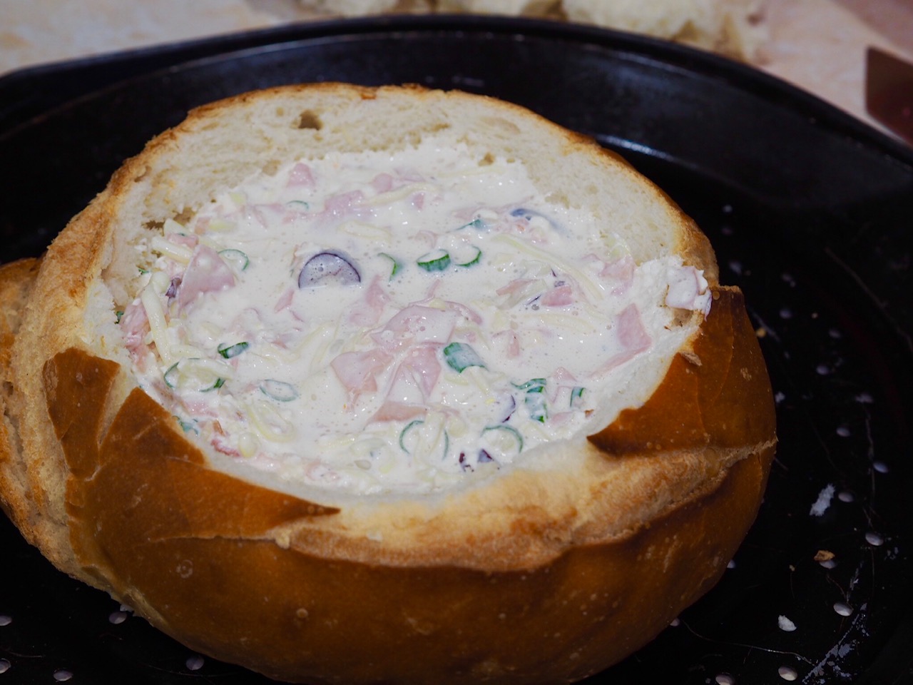 Delicious Ham and Cheese Cobb Loaf Dip