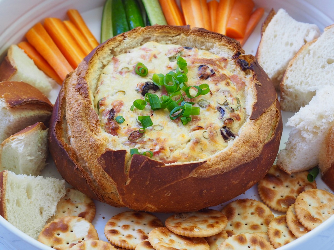 Delicious Ham and Cheese Cobb Loaf Dip